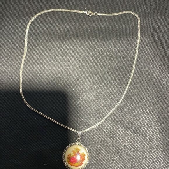 Large pendent long necklace - Picture 7 of 9